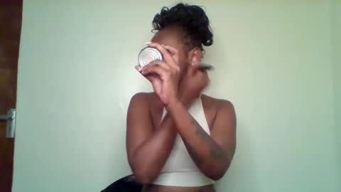 Snapshot of pixie_roman chatting on April 13, 4:18 am Majesty online show from April 13, 4:18 am