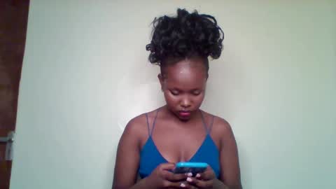 Snapshot of pixie_roman chatting on April 14, 8:20 am Majesty online show from April 14, 8:20 am