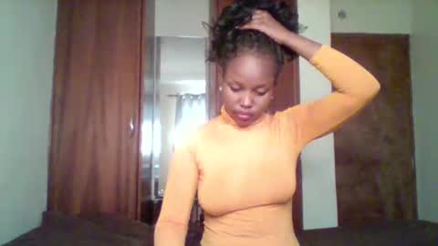 Snapshot of pixie_roman chatting on April 20, 10:40 am Majesty online show from April 20, 10:40 am