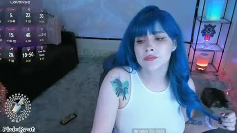 Snapshot of pixiebratx chatting on June 19, 4:06 am Pixie online show from June 19, 4:06 am