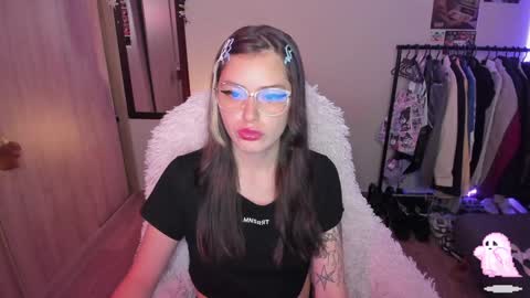 pixie online show from December 3, 12:57 am