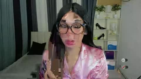 Snapshot of pixiedoll_ chatting on March 10, 6:35 pm pixiedoll_ online show from March 10, 6:35 pm