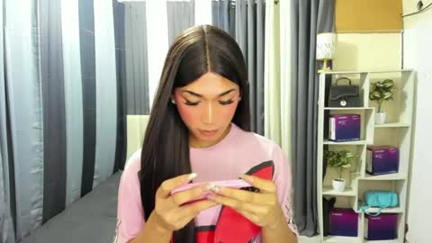 Snapshot of pixiedoll_ chatting on June 29, 10:15 am pixiedoll_ online show from June 29, 10:15 am