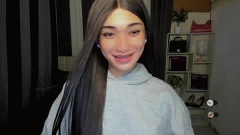 Snapshot of pixiedoll_ chatting on July 31, 2:38 pm pixiedoll_ online show from July 31, 2:38 pm