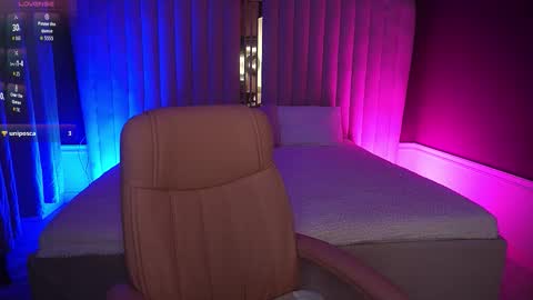 pixiepeachh online show from October 7, 2:58 pm