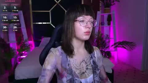 pixiepeachh online show from November 1, 2:08 pm