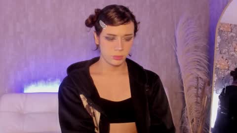 cris online show from November 18, 3:23 am