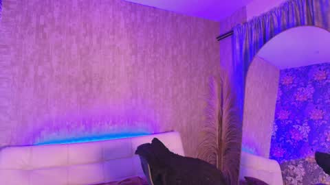 cris online show from March 31, 9:04 pm