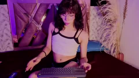 Snapshot of pixy_20 chatting on June 9, 6:41 pm cris online show from June 9, 6:41 pm