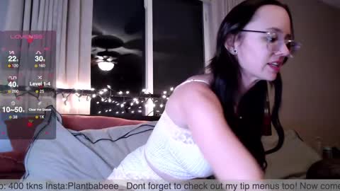 Snapshot of plantbabeee chatting on December 11, 4:07 am Plantbabeee online show from December 11, 4:07 am