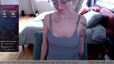 Snapshot of plantbabeee chatting on January 9, 8:01 pm Plantbabeee online show from January 9, 8:01 pm