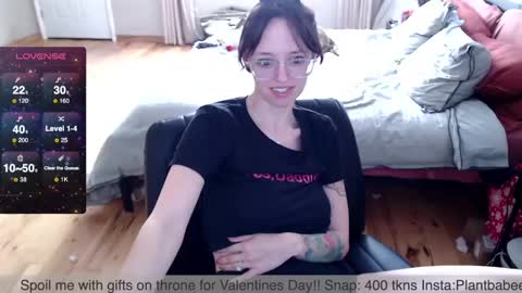 Snapshot of plantbabeee chatting on February 6, 5:40 pm Plantbabeee online show from February 6, 5:40 pm