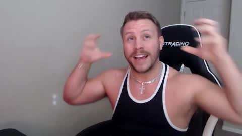 Player online show from February 24, 3:32 pm