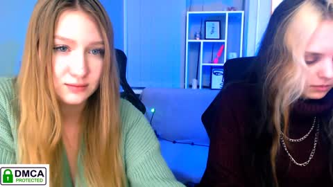 Snapshot of playful_sophie chatting on December 30, 1:47 pm Sophie online show from December 30, 1:47 pm