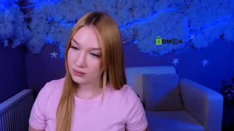 Sophie online show from March 26, 8:25 pm