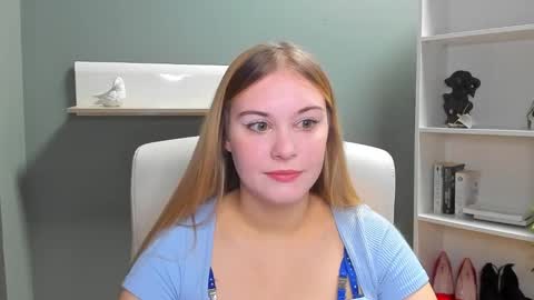 Snapshot of playgirl_valeria chatting on January 6, 7:42 am Valeria online show from January 6, 7:42 am