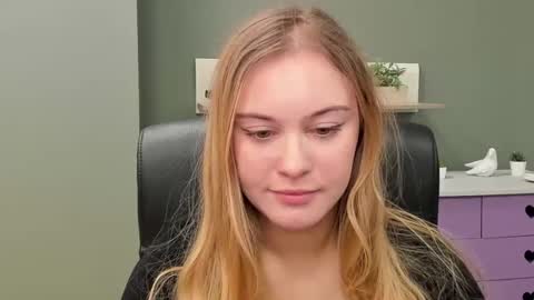 Snapshot of playgirl_valeria chatting on February 23, 10:49 am Valeria online show from February 23, 10:49 am