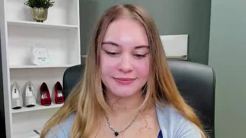 Snapshot of playgirl_valeria chatting on October 26, 7:58 am Valeria online show from October 26, 7:58 am