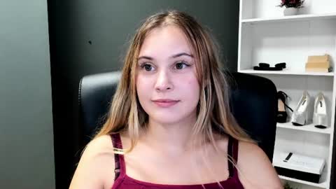 Snapshot of playgirl_valeria chatting on July 9, 4:33 pm Valeria online show from July 9, 4:33 pm