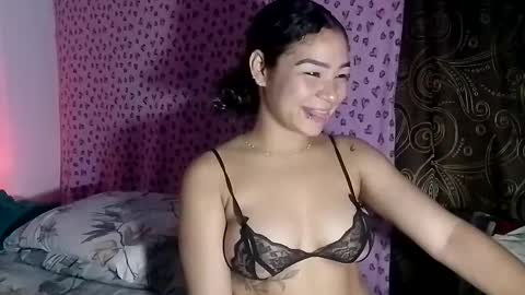 Snapshot of playhot88 chatting on May 9, 11:21 pm KATE Y PABLO online show from May 9, 11:21 pm