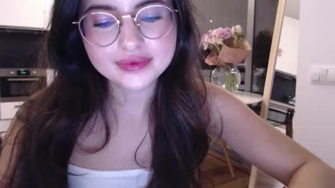 Mary online show from October 4, 9:02 pm