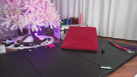 Snapshot of playtimewithv chatting on December 26, 6:41 am Horny Housewife V Husband online show from December 26, 6:41 am