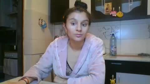 pleas3s_sweet online show from March 2, 9:32 pm