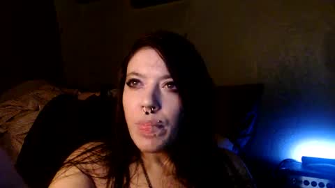 pleasantdinosaurus7537 online show from November 13, 6:51 pm