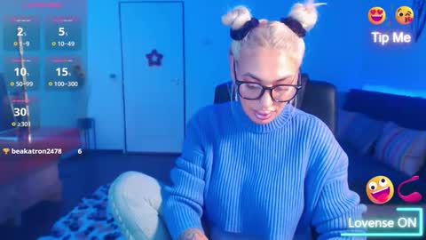 Victoria online show from December 1, 8:47 pm