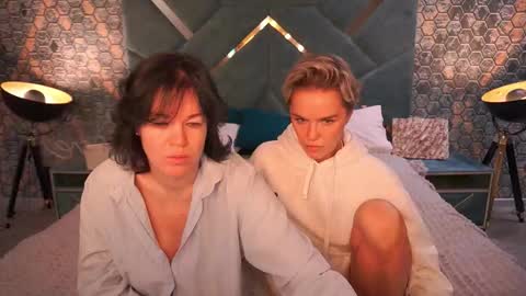 Ira brunette and Vika blonde online show from November 22, 7:07 am