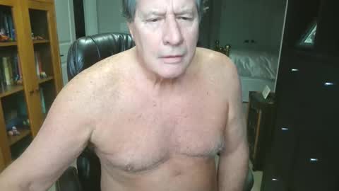 Snapshot of pleeeezeher chatting on February 16, 9:33 pm pleeeezeher online show from February 16, 9:33 pm