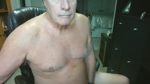 Snapshot of pleeeezeher chatting on February 23, 9:23 pm pleeeezeher online show from February 23, 9:23 pm