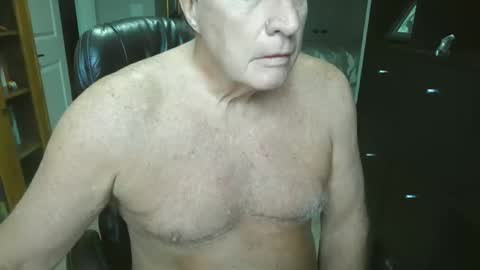 Snapshot of pleeeezeher chatting on April 6, 8:21 pm pleeeezeher online show from April 6, 8:21 pm