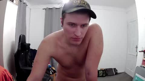 plkrisztian online show from May 1, 12:15 am