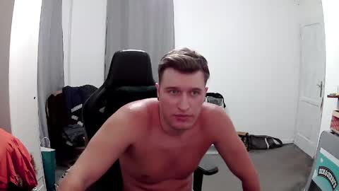 plkrisztian online show from May 26, 11:12 pm