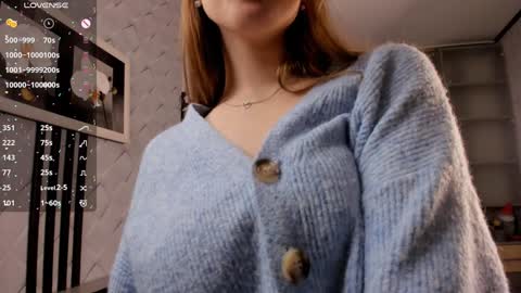 Snapshot of pluf_pluf chatting on January 4, 1:10 am HiI am Vivian online show from January 4, 1:10 am