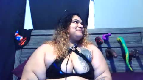 Snapshot of plushplayhouse chatting on October 31, 4:13 am Panda baby online show from October 31, 4:13 am