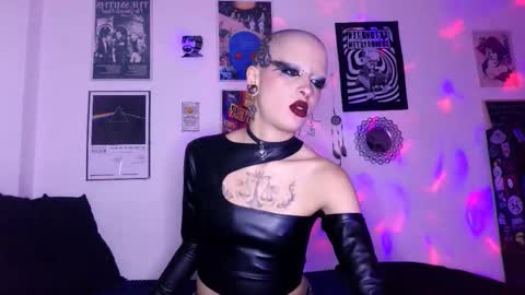    online show from October 26, 1:55 am