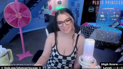Snapshot of plutoprincess69 chatting on March 7, 12:07 am Pluto Princess online show from March 7, 12:07 am