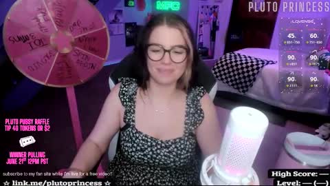 Snapshot of plutoprincess69 chatting on March 27, 7:25 am Pluto Princess online show from March 27, 7:25 am