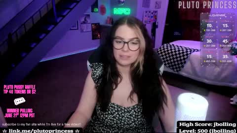 Snapshot of plutoprincess69 chatting on March 27, 8:26 am Pluto Princess online show from March 27, 8:26 am
