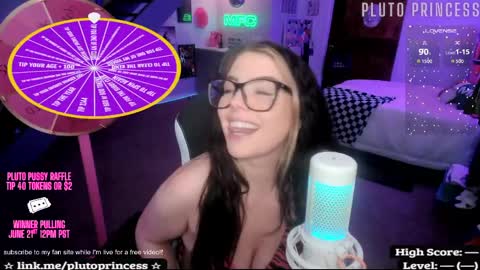 Snapshot of plutoprincess69 chatting on March 28, 4:45 am Pluto Princess online show from March 28, 4:45 am