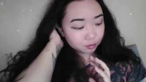 Erica online show from April 9, 2:22 am