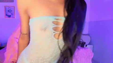 Snapshot of pocahontas_moon chatting on July 2, 3:29 pm Pocahontas online show from July 2, 3:29 pm
