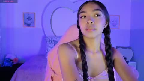Snapshot of pocahontas_moon chatting on July 7, 3:38 pm Pocahontas online show from July 7, 3:38 pm
