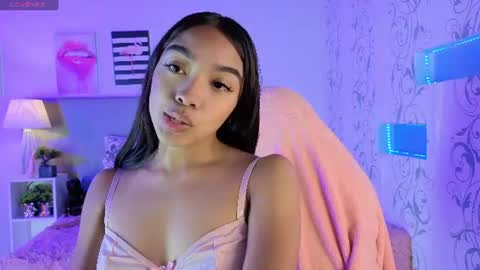 Snapshot of pocahontas_moon chatting on July 15, 3:50 pm Pocahontas online show from July 15, 3:50 pm