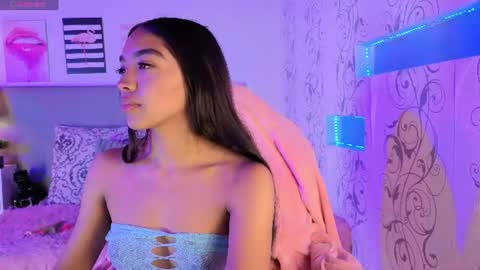 Snapshot of pocahontas_moon chatting on July 17, 3:29 pm Pocahontas online show from July 17, 3:29 pm