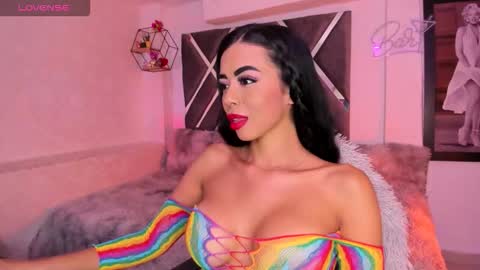 Snapshot of pocahontasweetss chatting on September 14, 2:11 am I dream of having many followers online show from September 14, 2:11 am