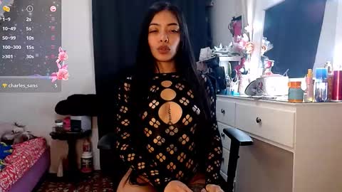 pocahot222 online show from October 13, 9:59 pm