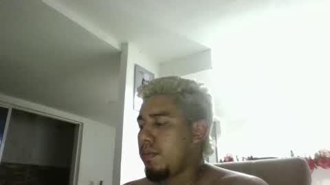 Snapshot of pocahot2512 chatting on December 20, 11:23 pm pocahot2512 online show from December 20, 11:23 pm